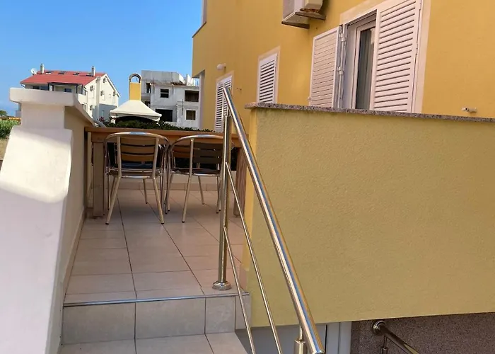 Appartement Iva Povljana