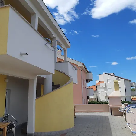 Iva Apartman Povljana